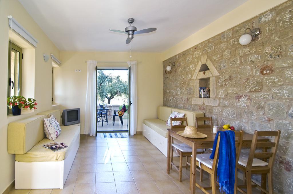 Amoni Holiday Homes Kardhamili Exterior foto